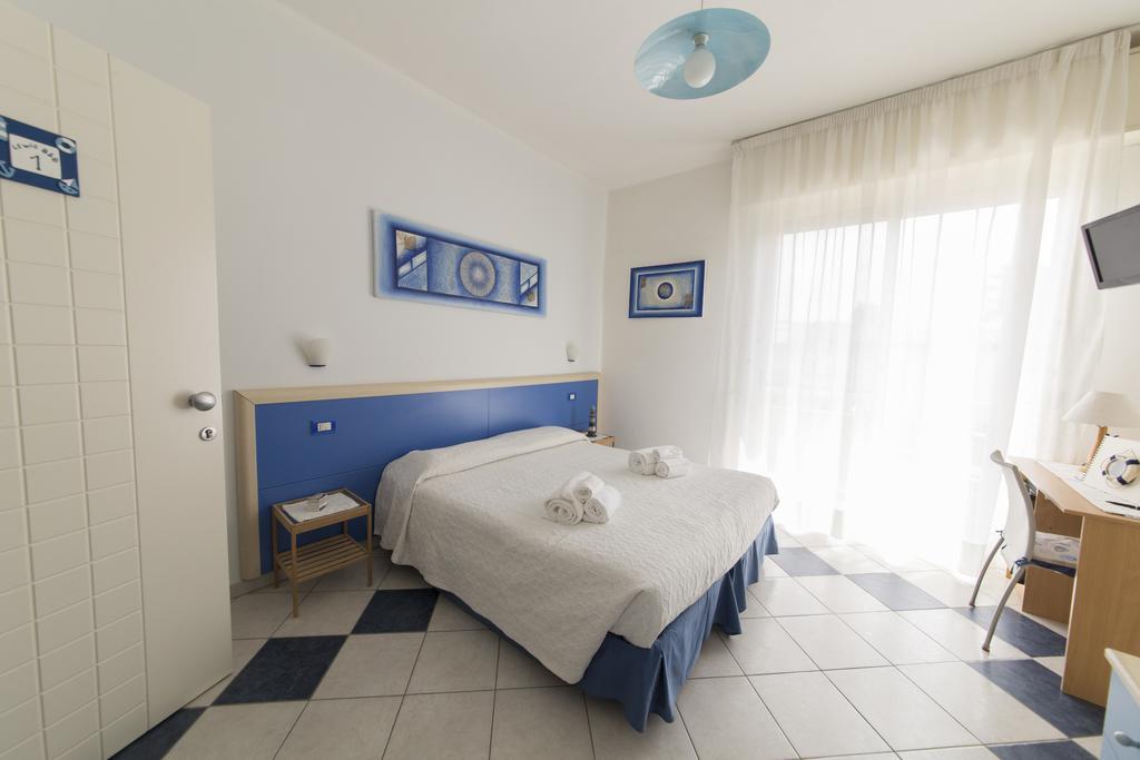 Lewis Rooms Poetto Beach Cagliari Exterior foto