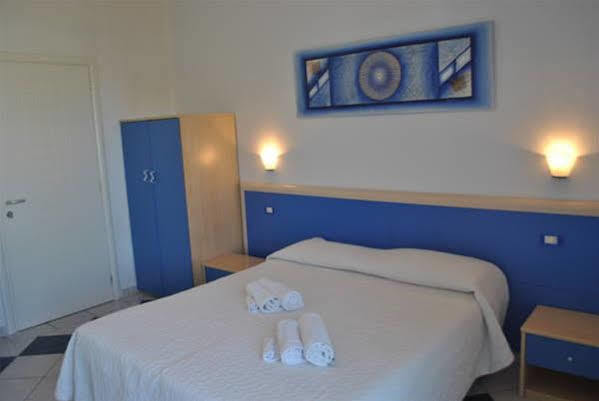 Lewis Rooms Poetto Beach Cagliari Exterior foto